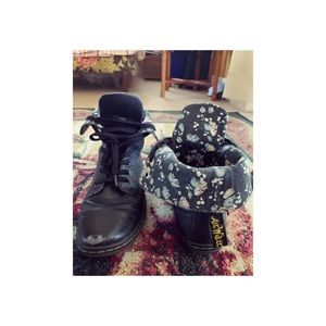💀🖤Black Floral Doc Martens🖤💀